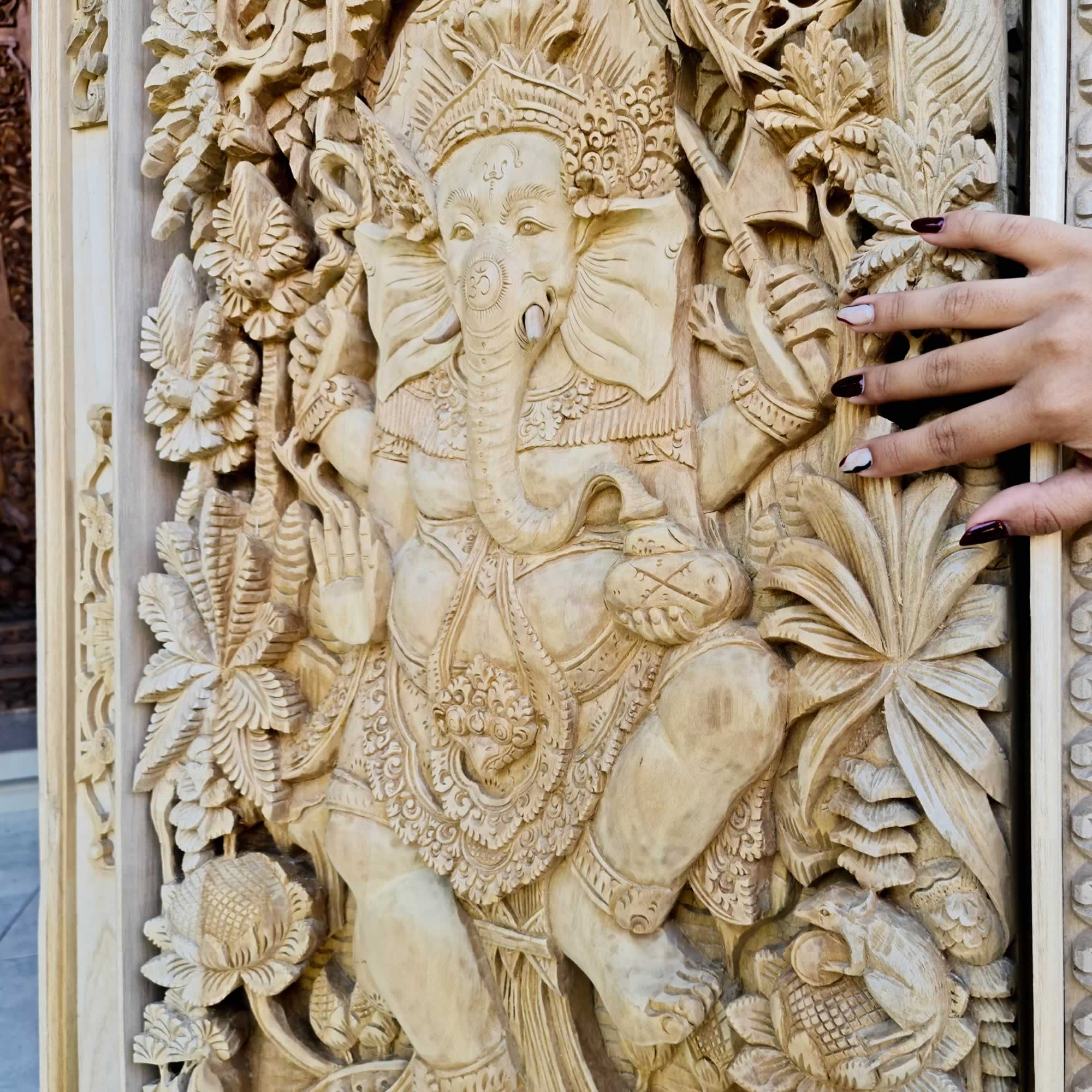 Hand Carved Teakwood Decorative Wall Art Sculpture Ganesha Ganapati Hindu Mandir easternada
