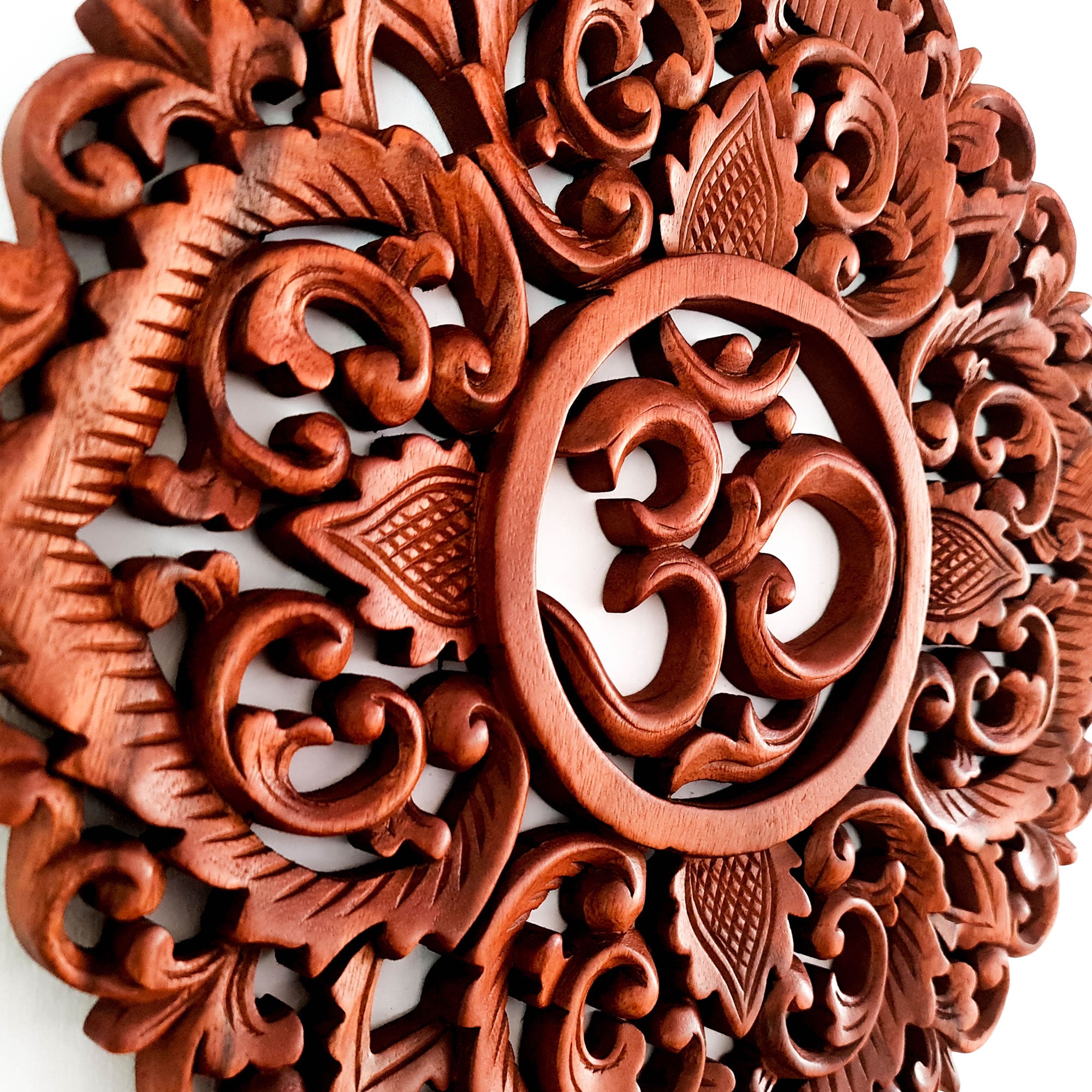 Panneau d'art mural décoratif en bois sculpté à la main Lotus Om