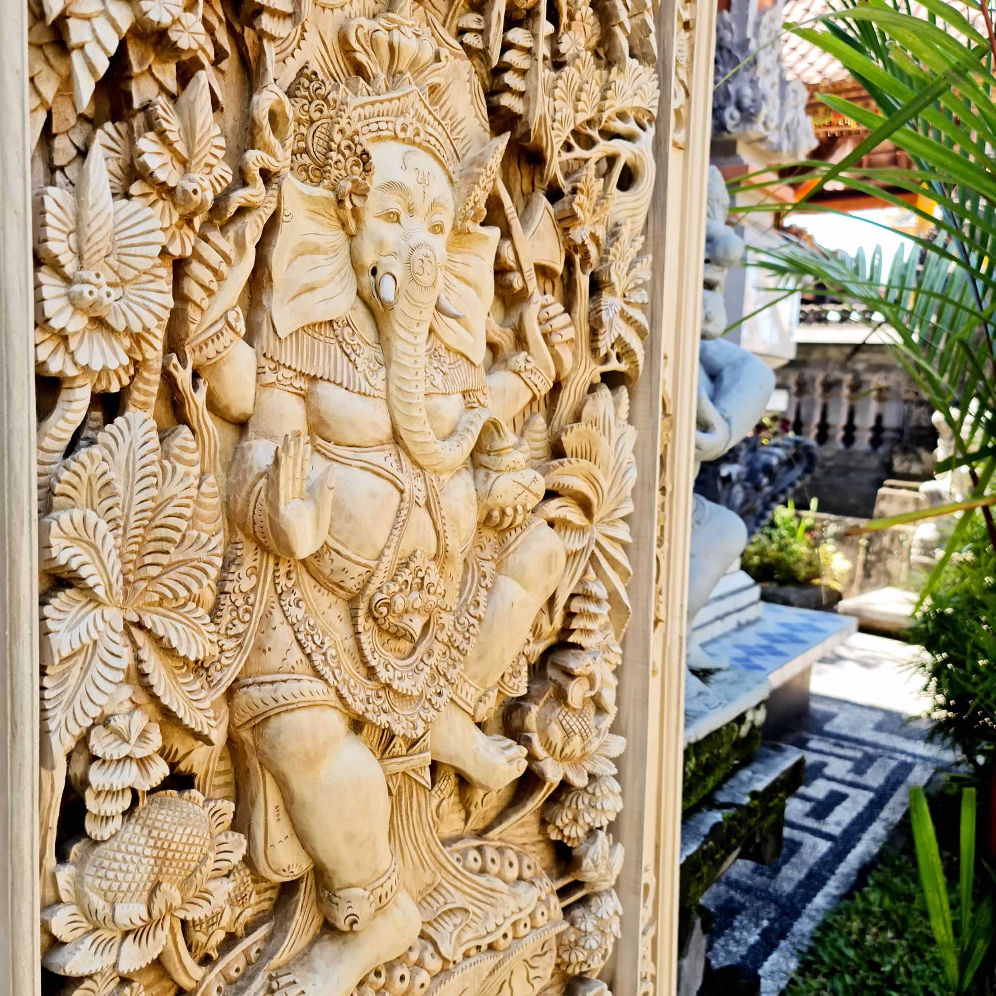 Hand Carved Teakwood Decorative Wall Art Sculpture Ganesha Ganapati Hindu Mandir easternada