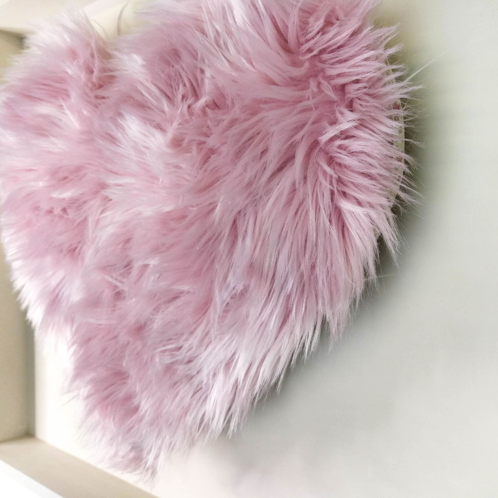 Grande tête de lit décorative d'étagère d'art de mur de coeur d'amour - décor de fourrure de style bohème cadeau de Valentine