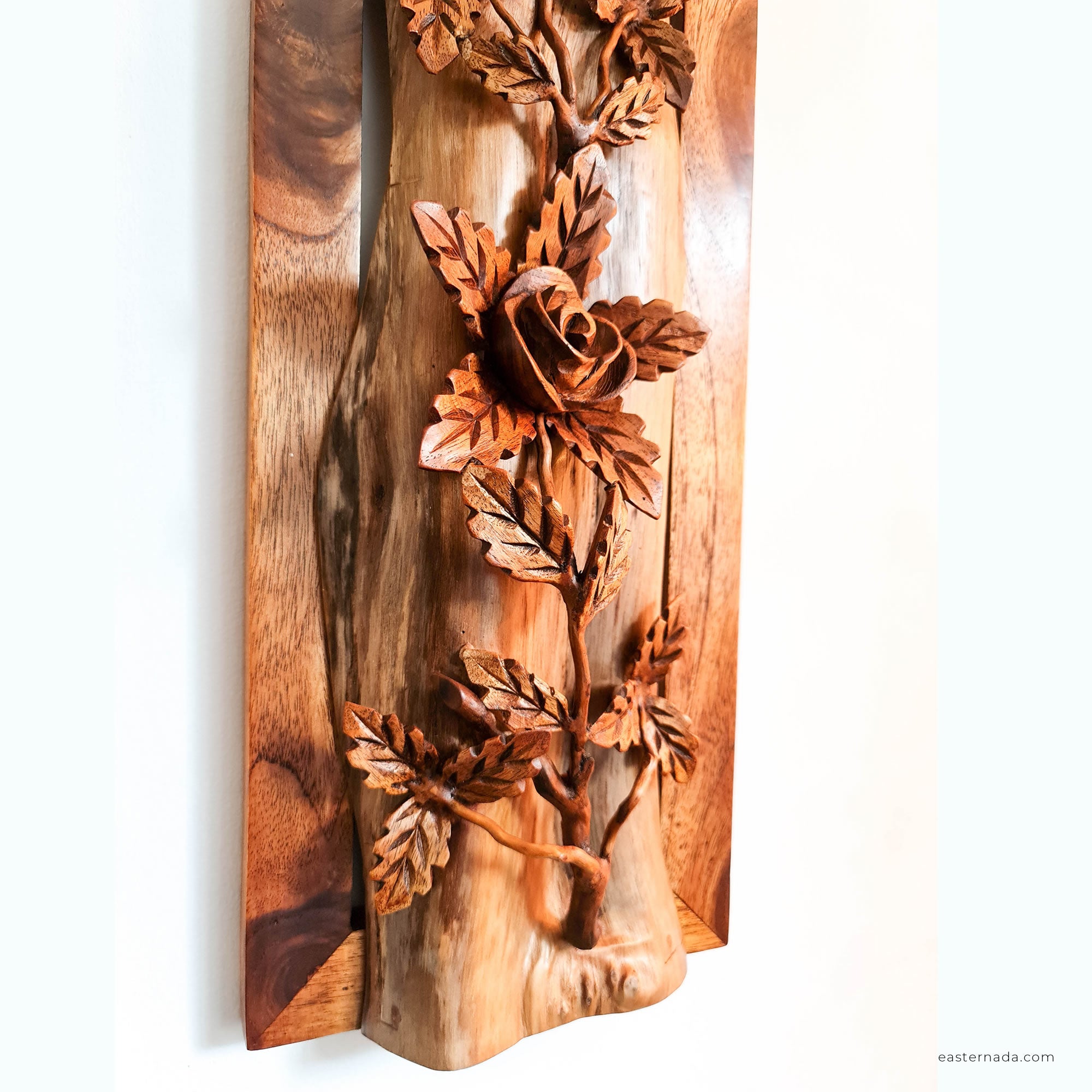 This is a stunning Carved Wooden Wall Art handmade with some eye catching results. This drift wood flowers are patiently hand carved and will undoubtedly look stunning in any décor. Driftwood Roses Gift