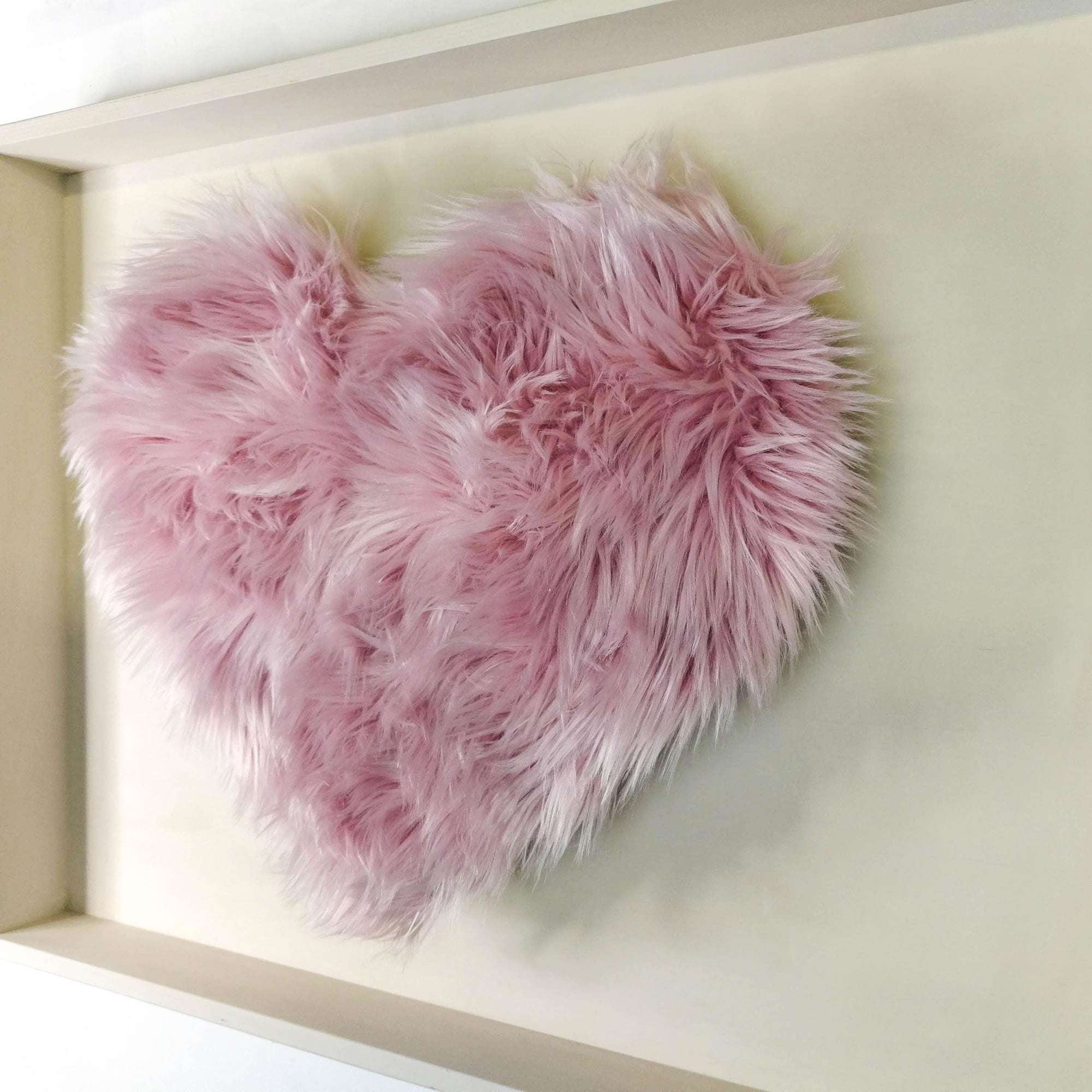 Grande tête de lit décorative d'étagère d'art de mur de coeur d'amour - décor de fourrure de style bohème cadeau de Valentine