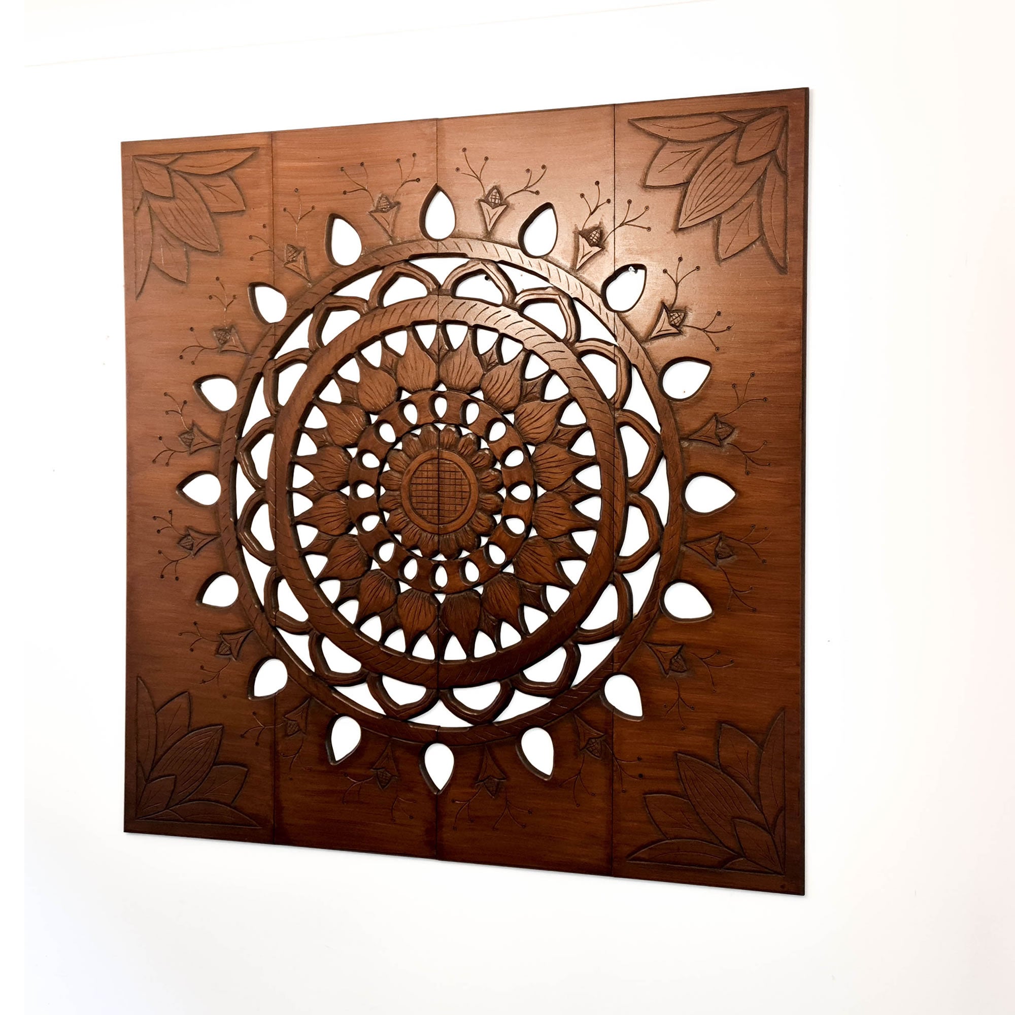 Panneau de tête de lit Mandala en bois sculpté fait à la main Suryadarshan