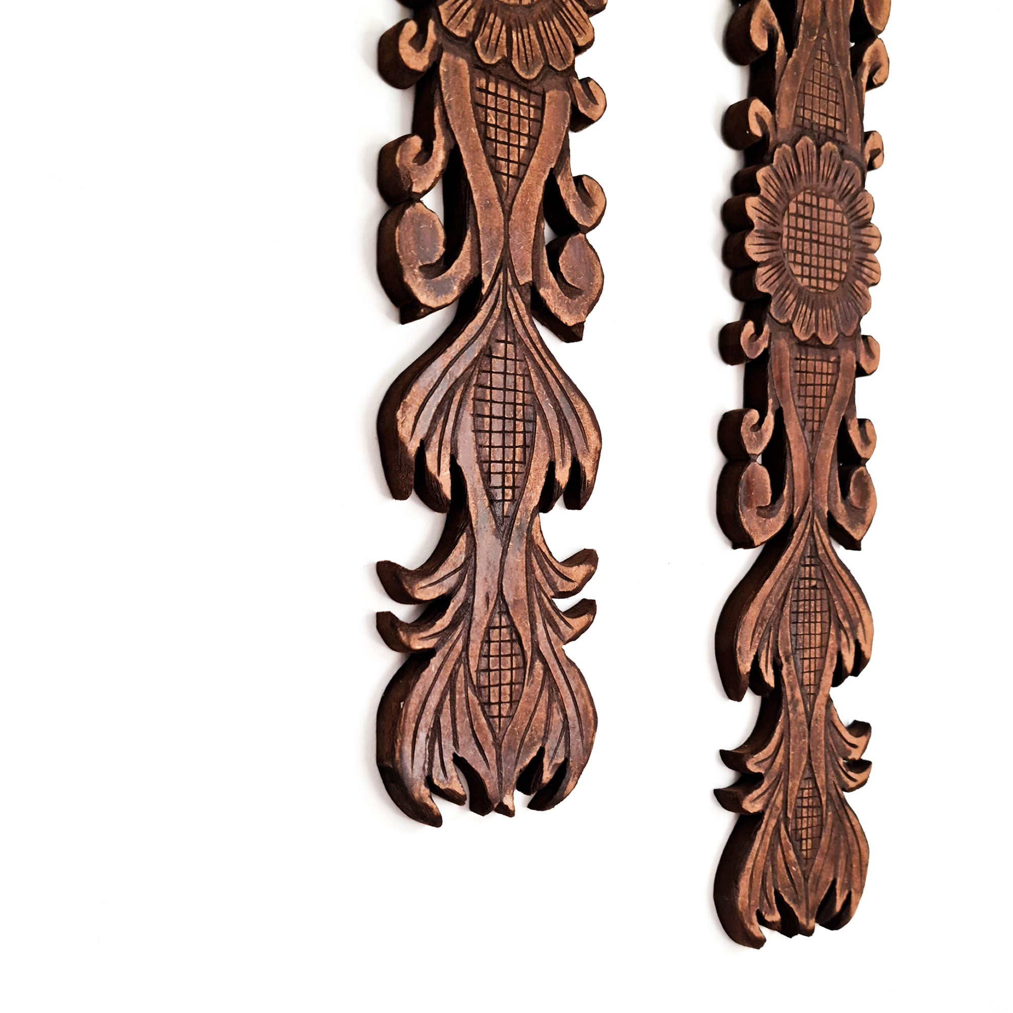 Sculpture d'art décorative en bois sculpté finition noyer