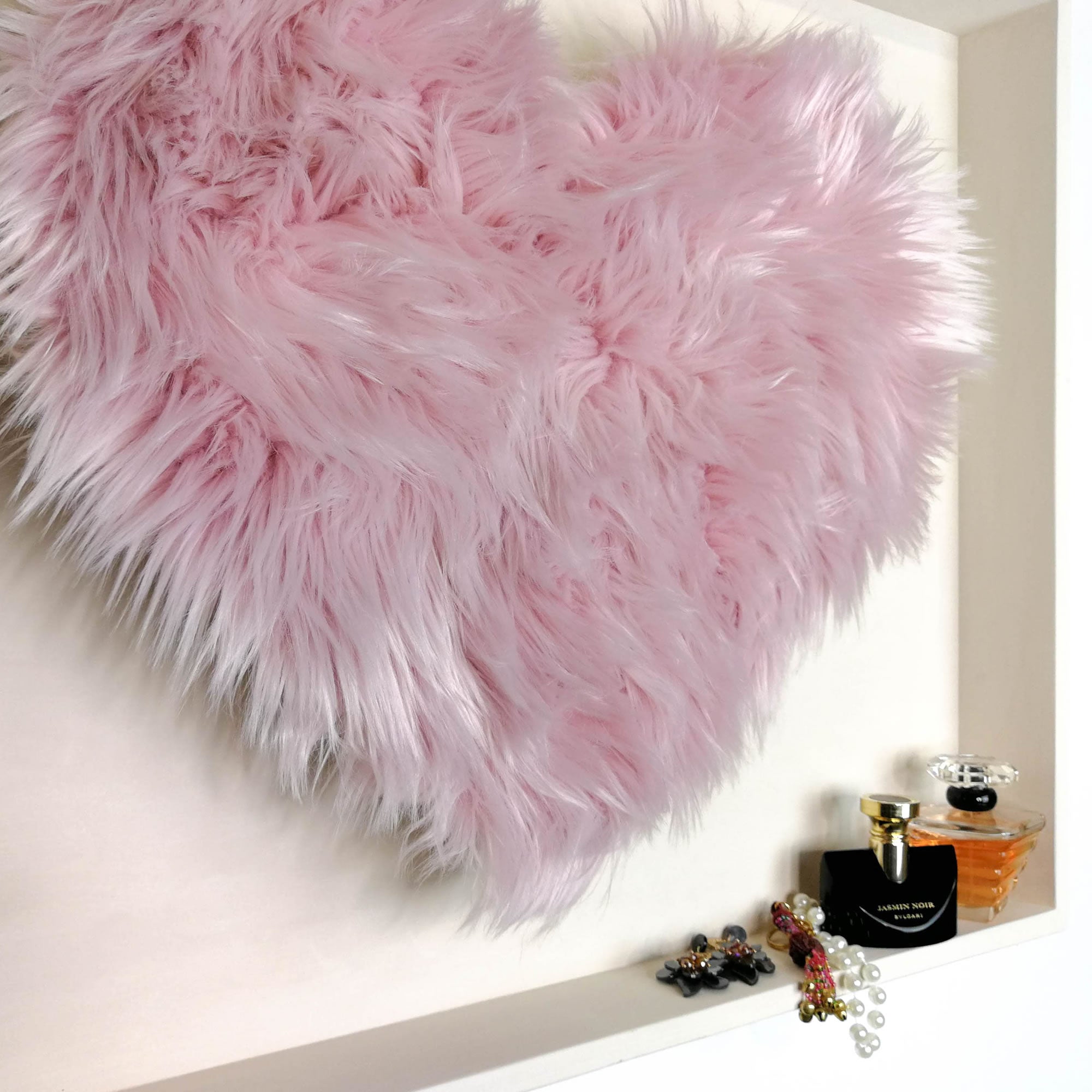 Grande tête de lit décorative d'étagère d'art de mur de coeur d'amour - décor de fourrure de style bohème cadeau de Valentine