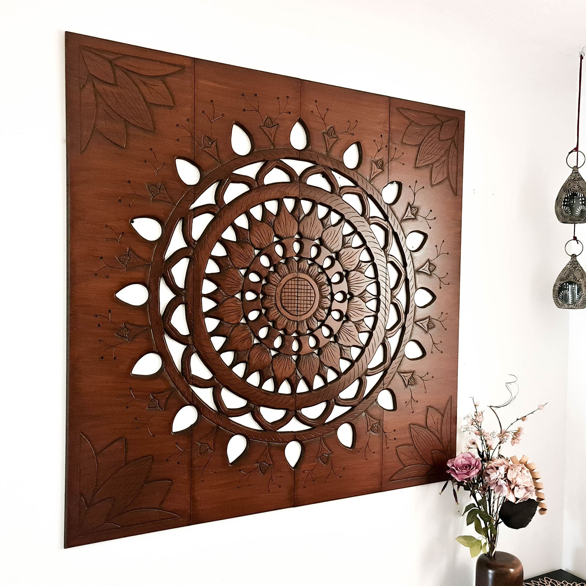 Panneau de tête de lit Mandala en bois sculpté fait à la main Suryadarshan