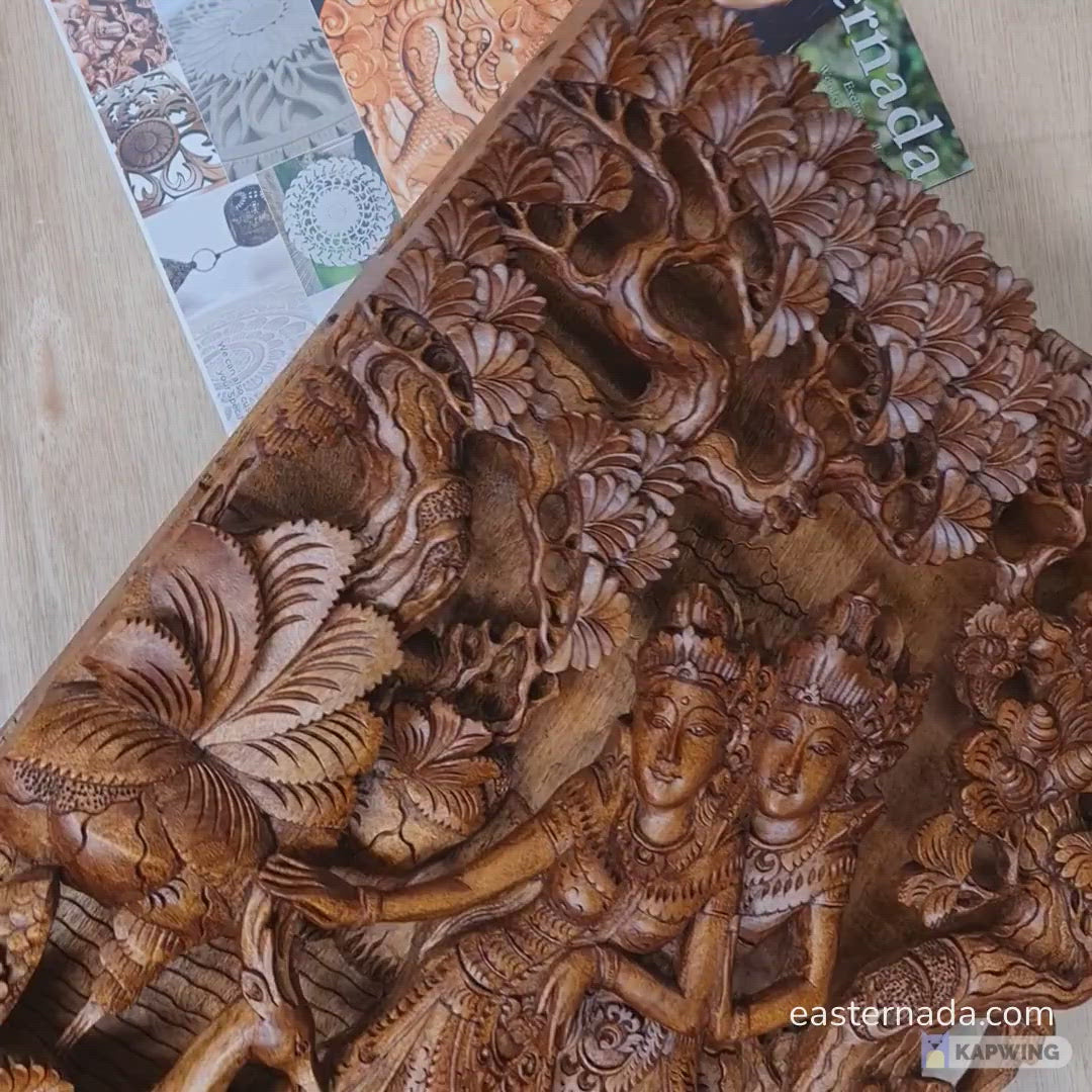 Radha Krishna à Vrindavan Panneau décoratif sculpté