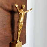 Décoration de maison de mur intérieur d'homme sautant de sculpture en métal doré moderne