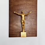Décoration de maison de mur intérieur d'homme sautant de sculpture en métal doré moderne